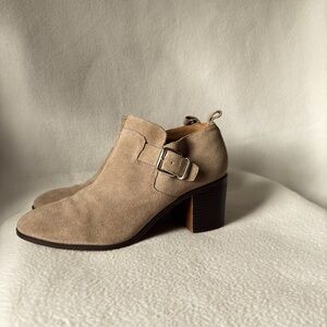 Franco Sarto Size 10 Women’s Beige Suede Buckle Ankle Boots.